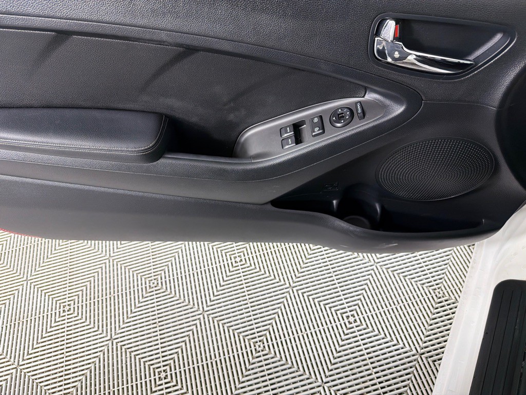 2015 Kia Forte Koup Image 11