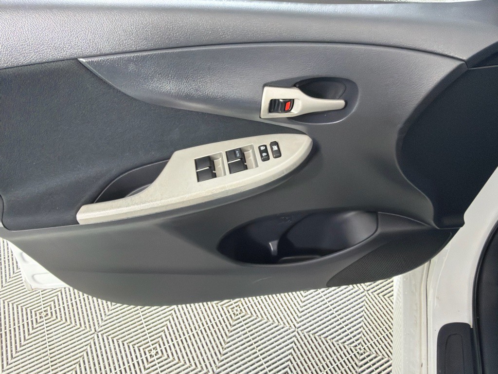 2010 Toyota Corolla Image 10