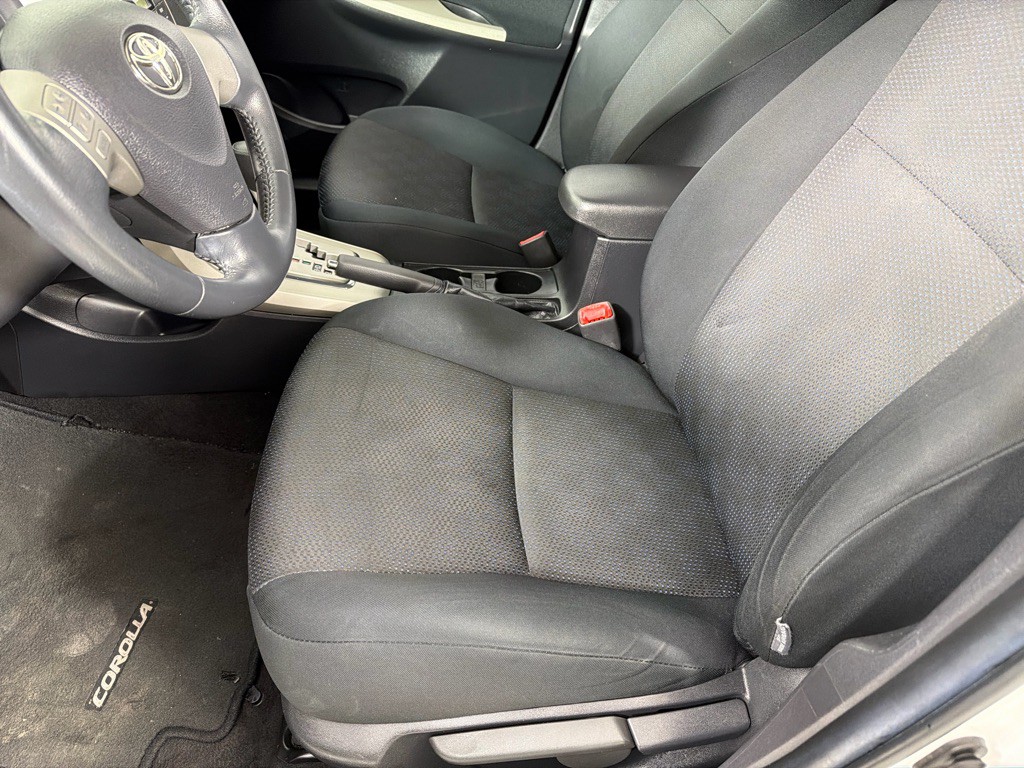 2010 Toyota Corolla Image 11