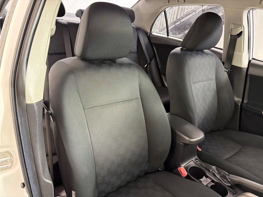 2010 Toyota Corolla Image 21