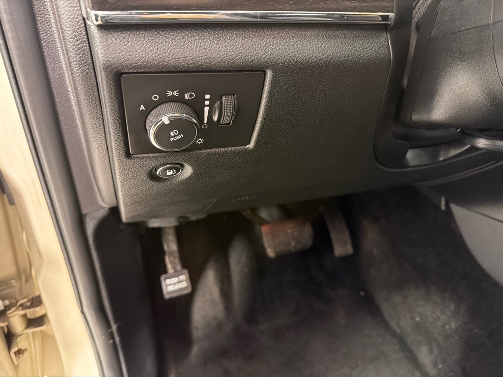 2015 Jeep Grand Cherokee Image 12