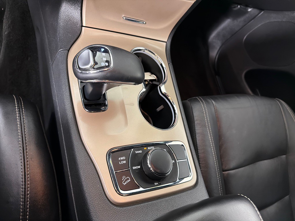 2015 Jeep Grand Cherokee Image 16