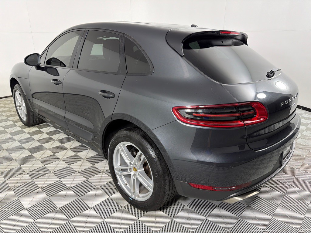 2018 Porsche Macan Image 8