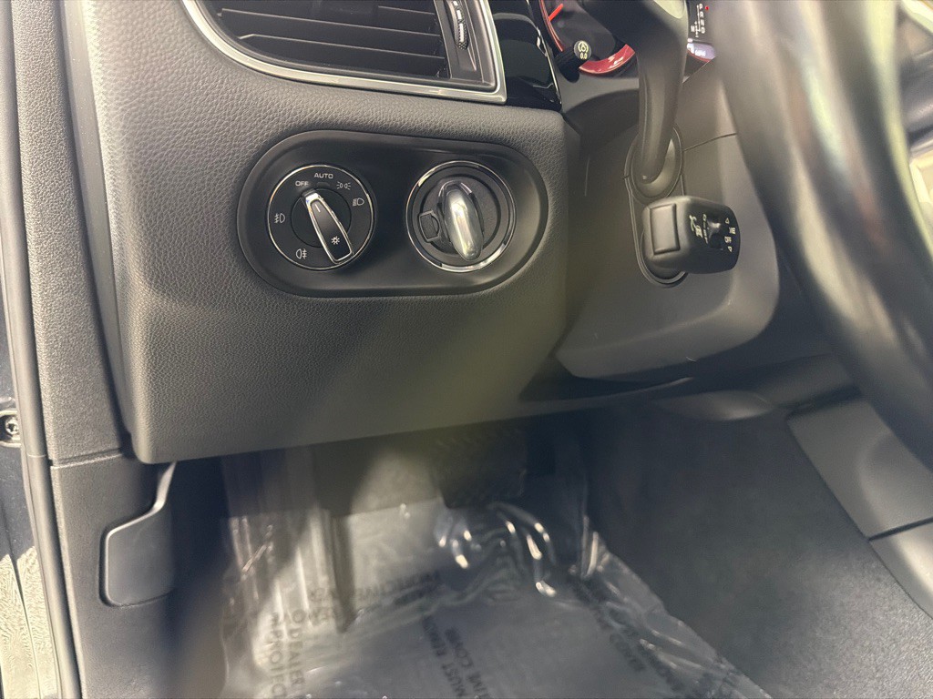 2018 Porsche Macan Image 16