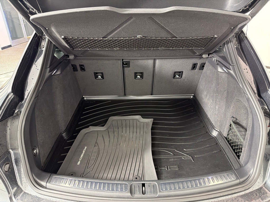 2018 Porsche Macan Image 24