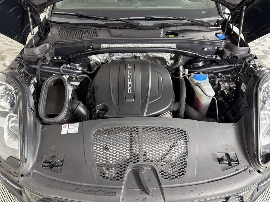 2018 Porsche Macan Image 29