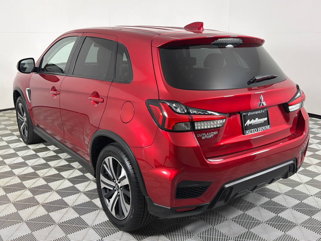 2021 Mitsubishi Outlander Image 7