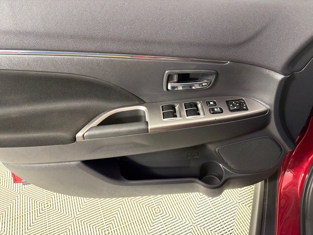 2021 Mitsubishi Outlander Image 11