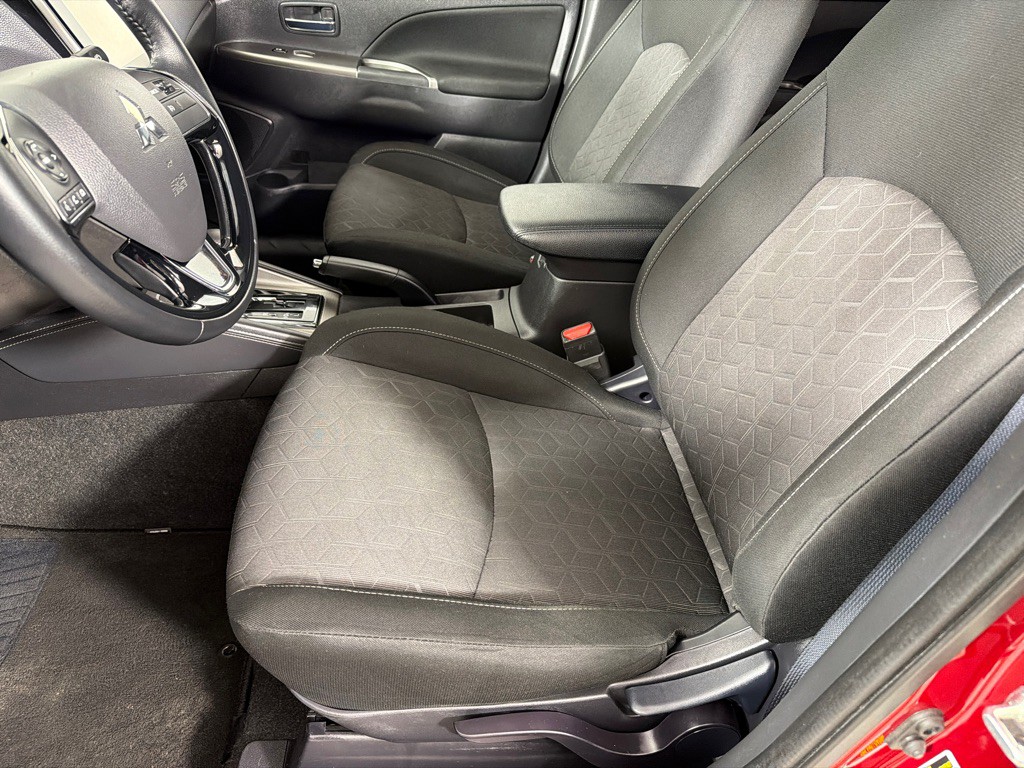 2021 Mitsubishi Outlander Image 12