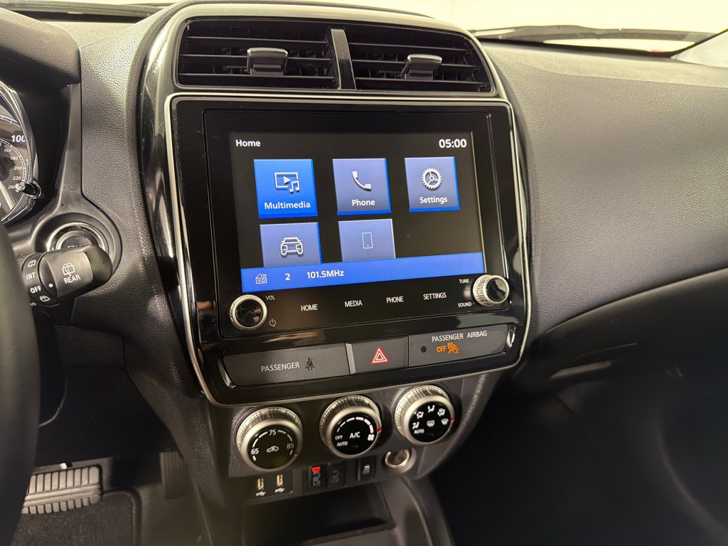 2021 Mitsubishi Outlander Image 17