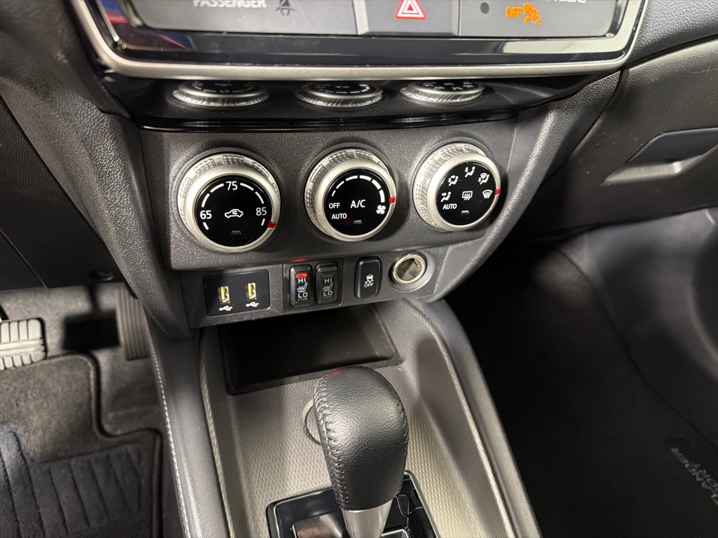 2021 Mitsubishi Outlander Image 18