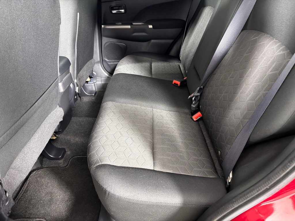 2021 Mitsubishi Outlander Image 20