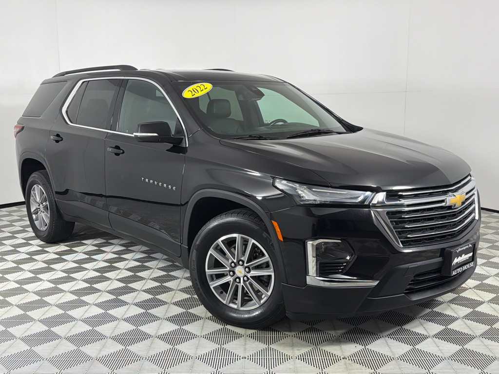 2022 Chevrolet Traverse Image 2
