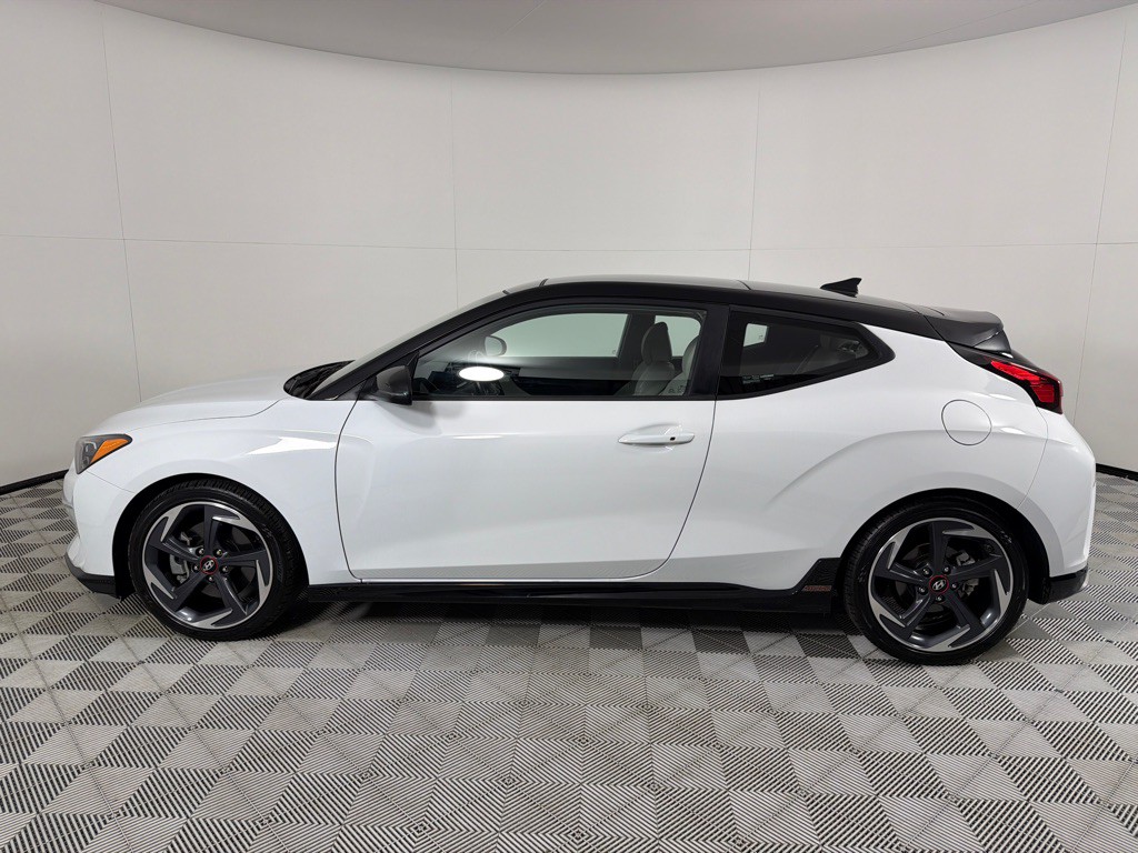 2020 Hyundai Veloster Image 8