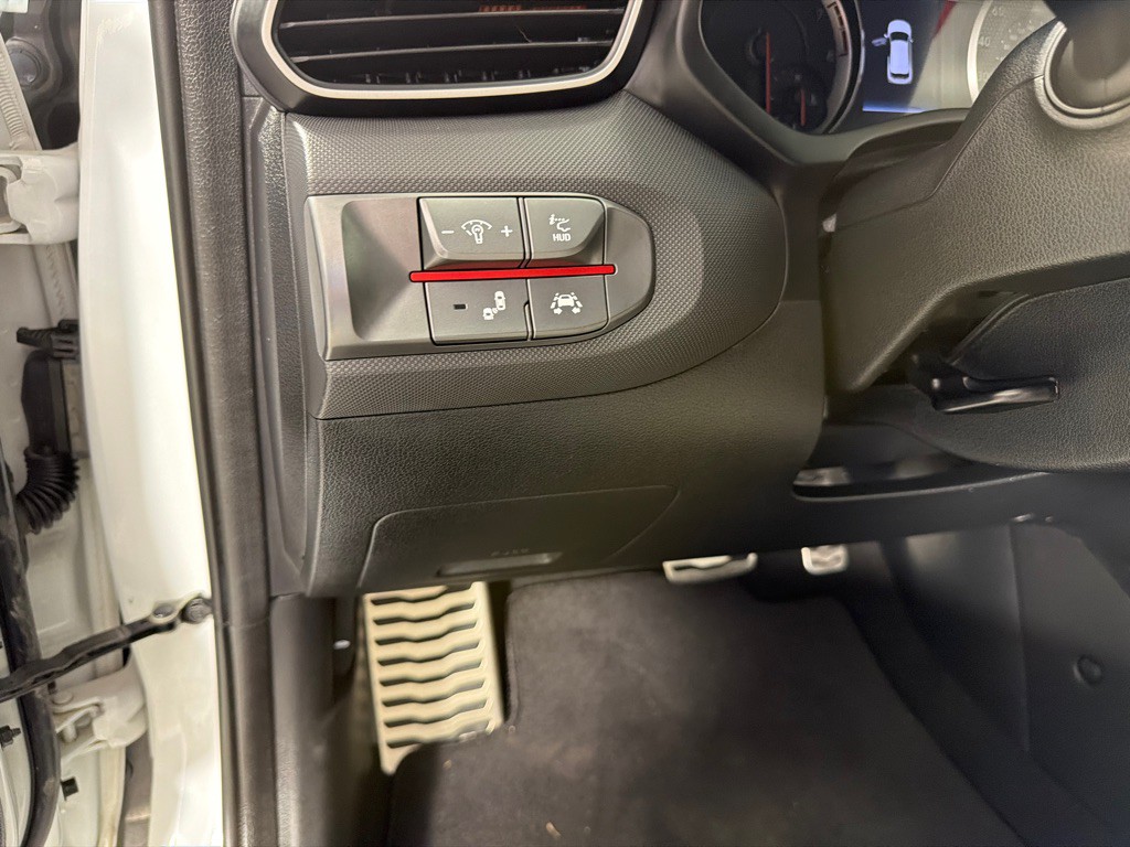 2020 Hyundai Veloster Image 15