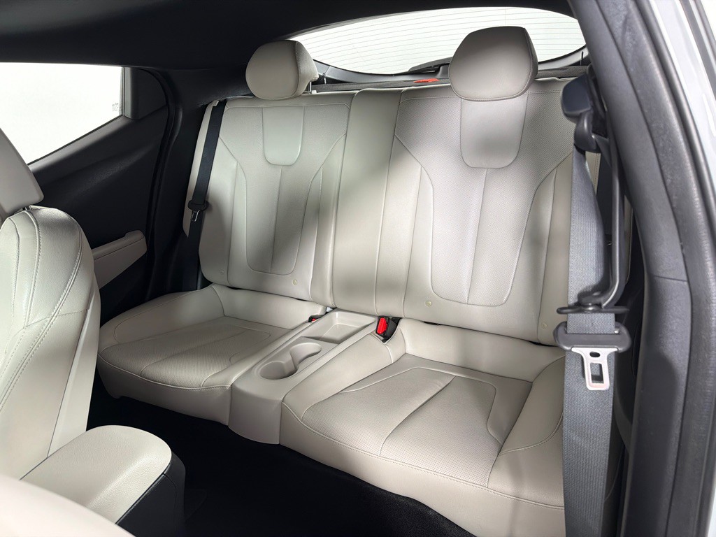 2020 Hyundai Veloster Image 20