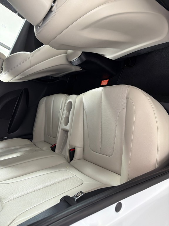 2020 Hyundai Veloster Image 21