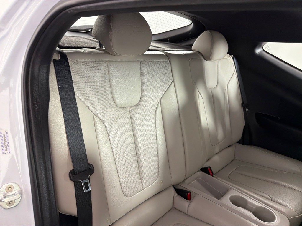 2020 Hyundai Veloster Image 22