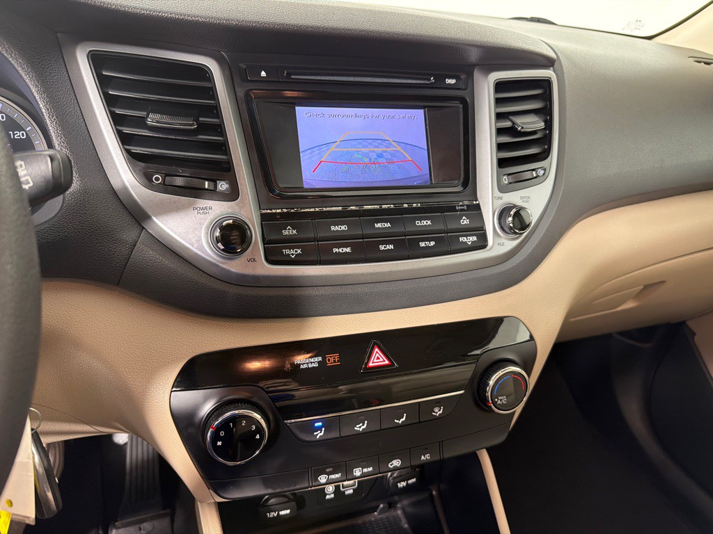 2017 Hyundai Tucson Image 17