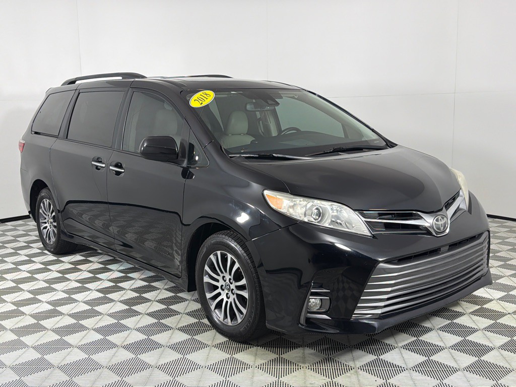 2018 Toyota Sienna Image 3