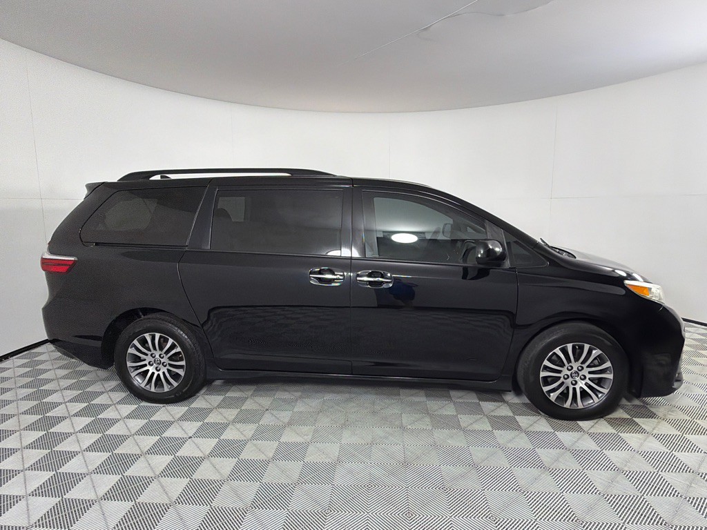 2018 Toyota Sienna Image 4