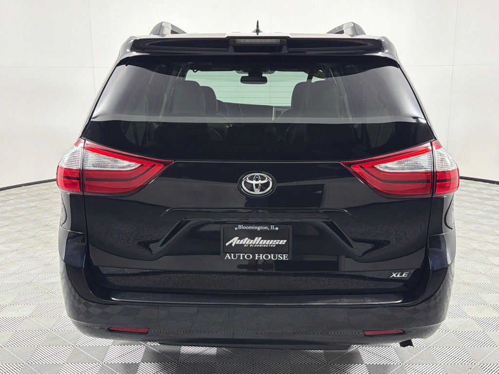 2018 Toyota Sienna Image 6