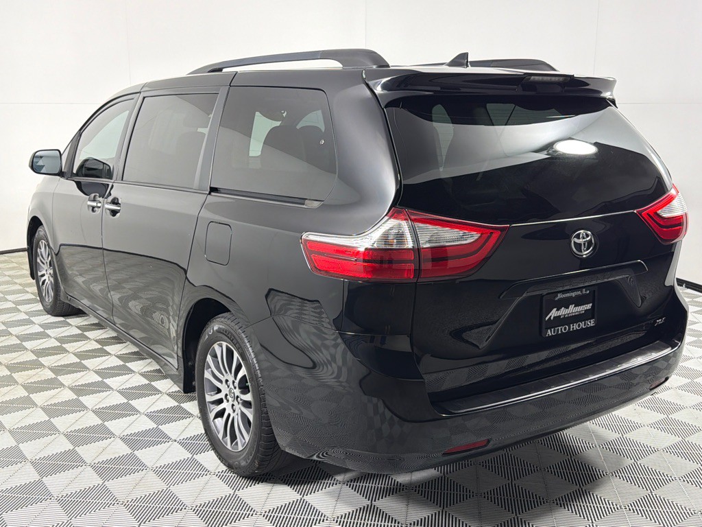 2018 Toyota Sienna Image 7