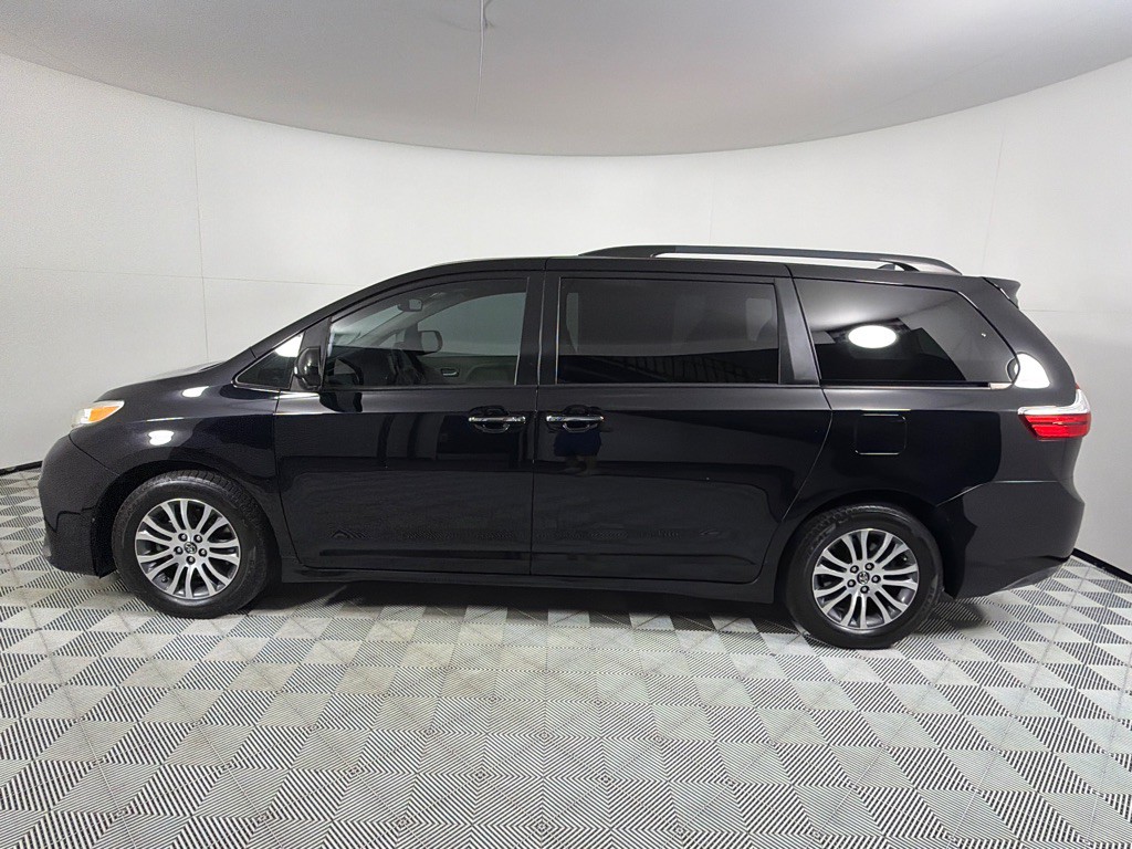 2018 Toyota Sienna Image 8