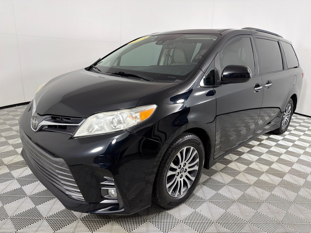2018 Toyota Sienna Image 9