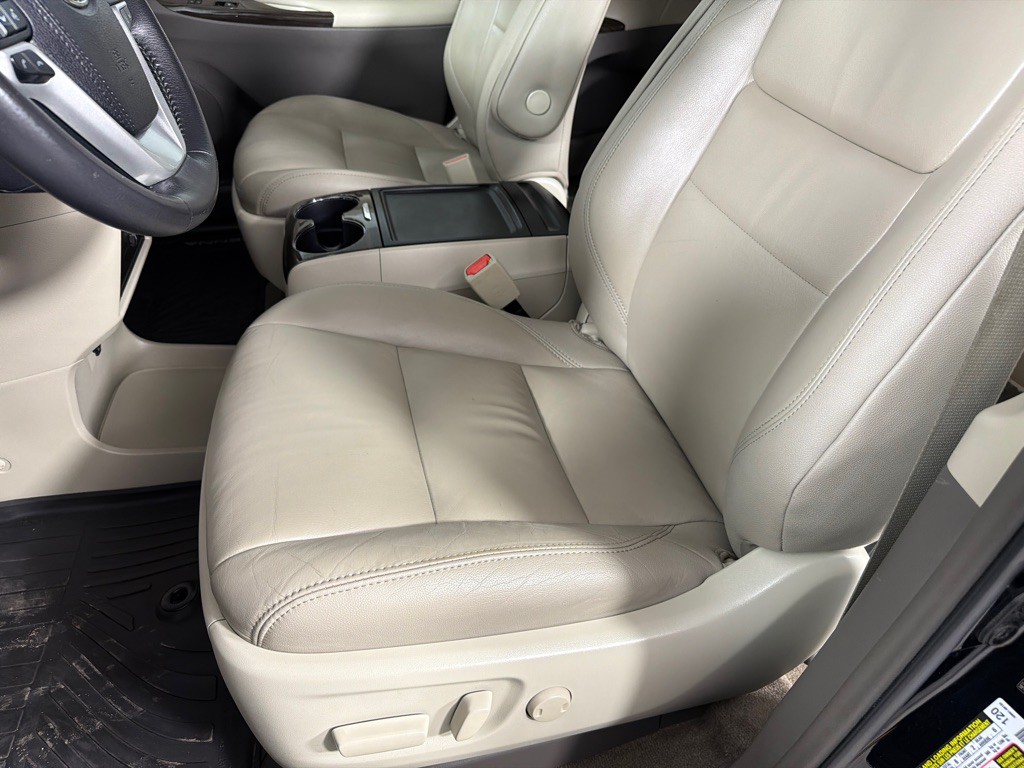 2018 Toyota Sienna Image 12