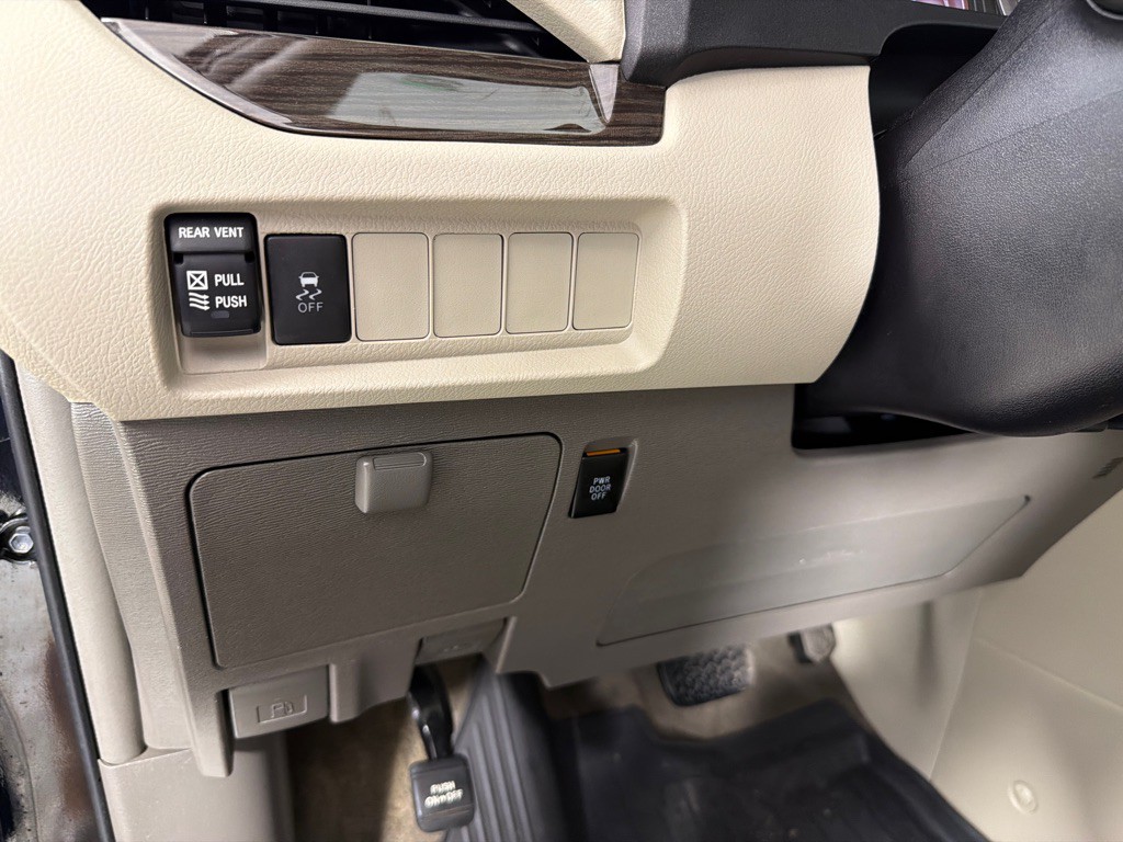 2018 Toyota Sienna Image 15