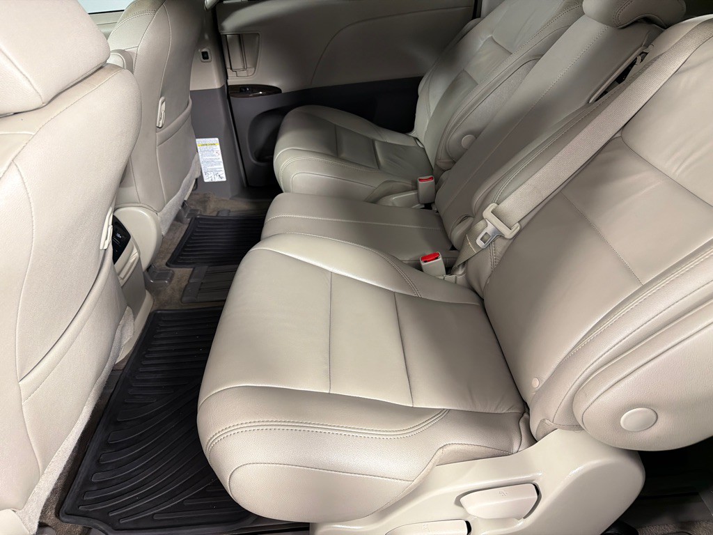2018 Toyota Sienna Image 20