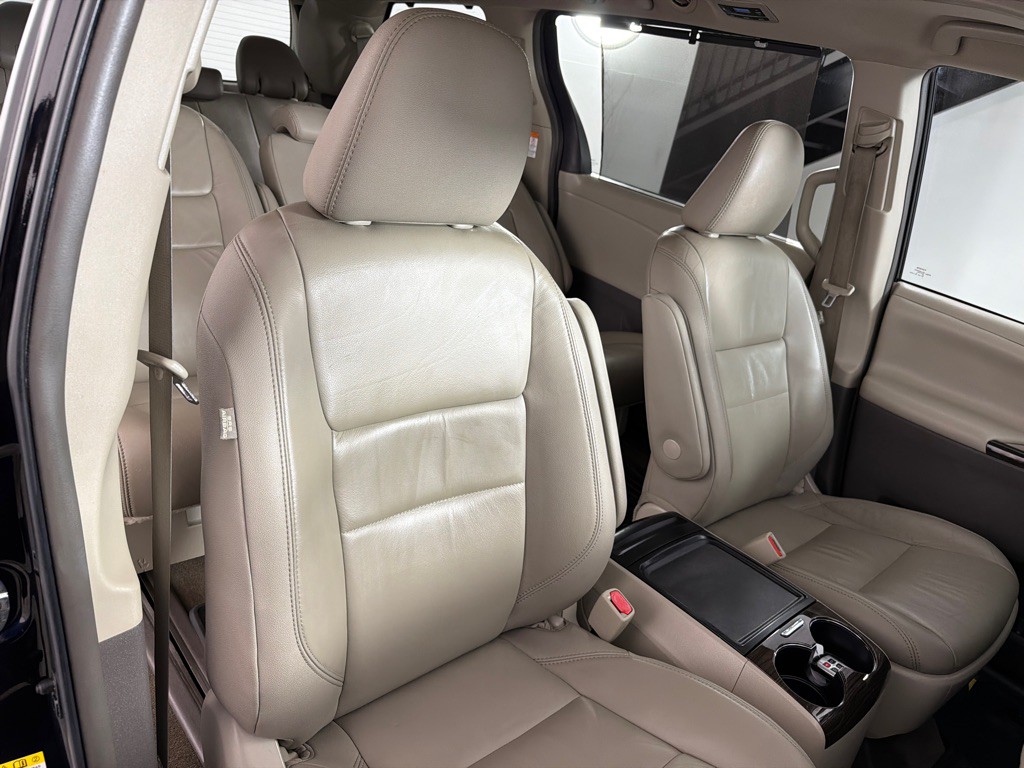 2018 Toyota Sienna Image 27