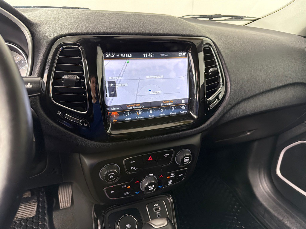 2018 Jeep Compass Image 16
