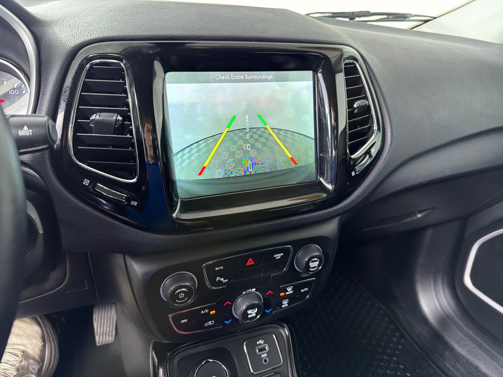 2018 Jeep Compass Image 17