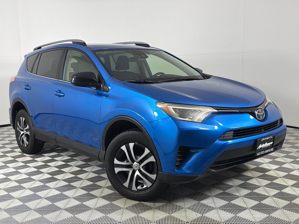 2017 Toyota Rav4 Image 2