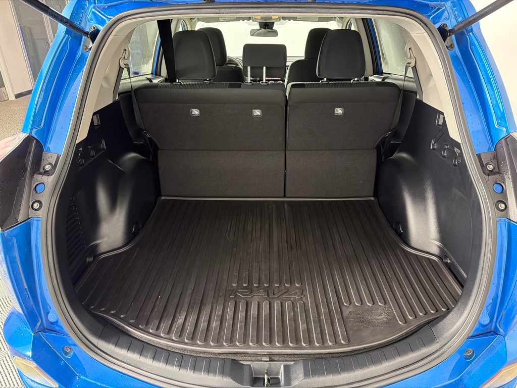 2017 Toyota Rav4 Image 21