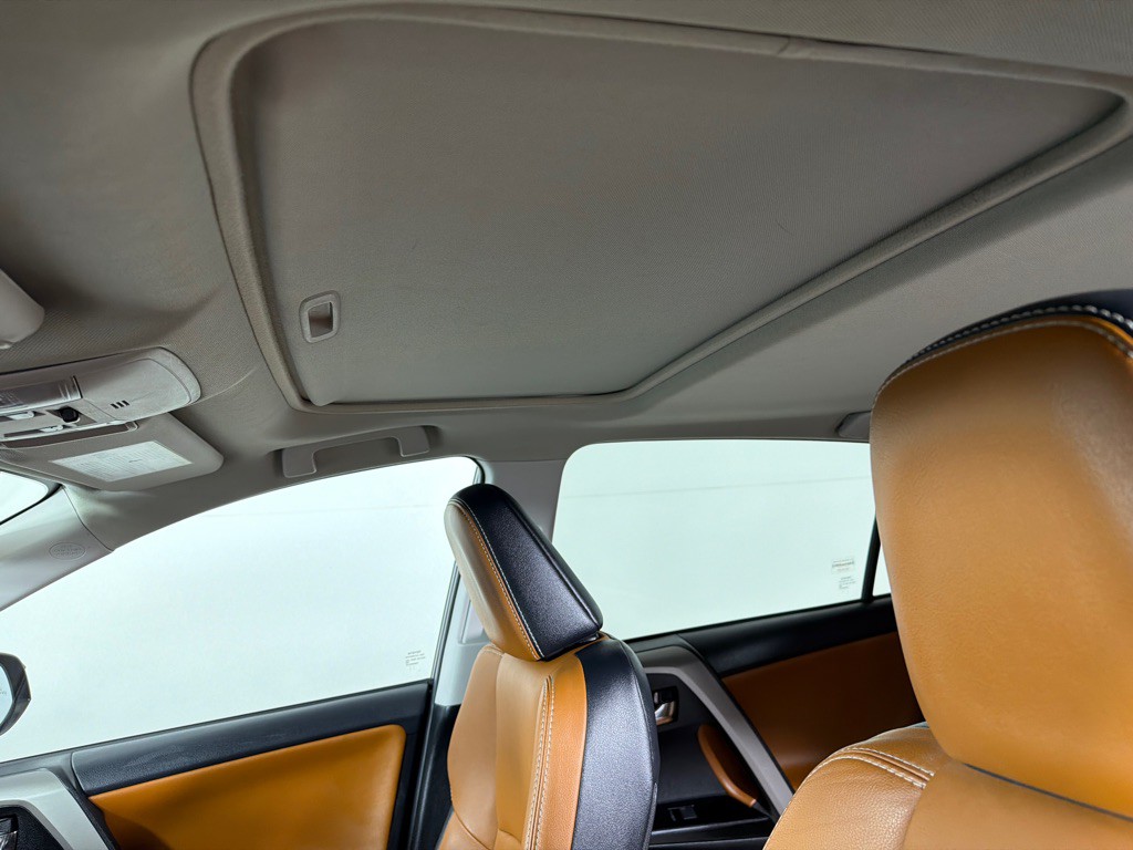 2016 Toyota Rav4 Image 12