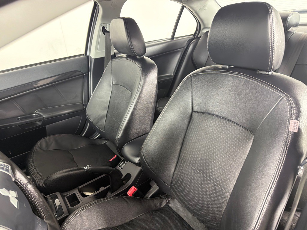 2016 Mitsubishi Lancer Image 12