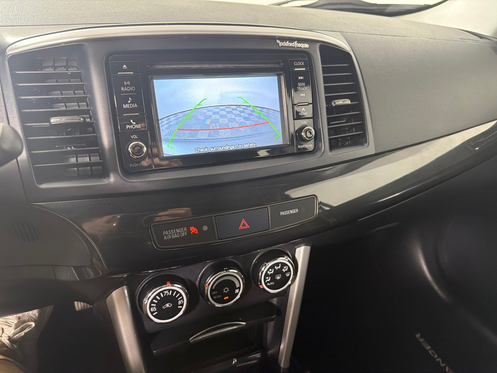 2016 Mitsubishi Lancer Image 17