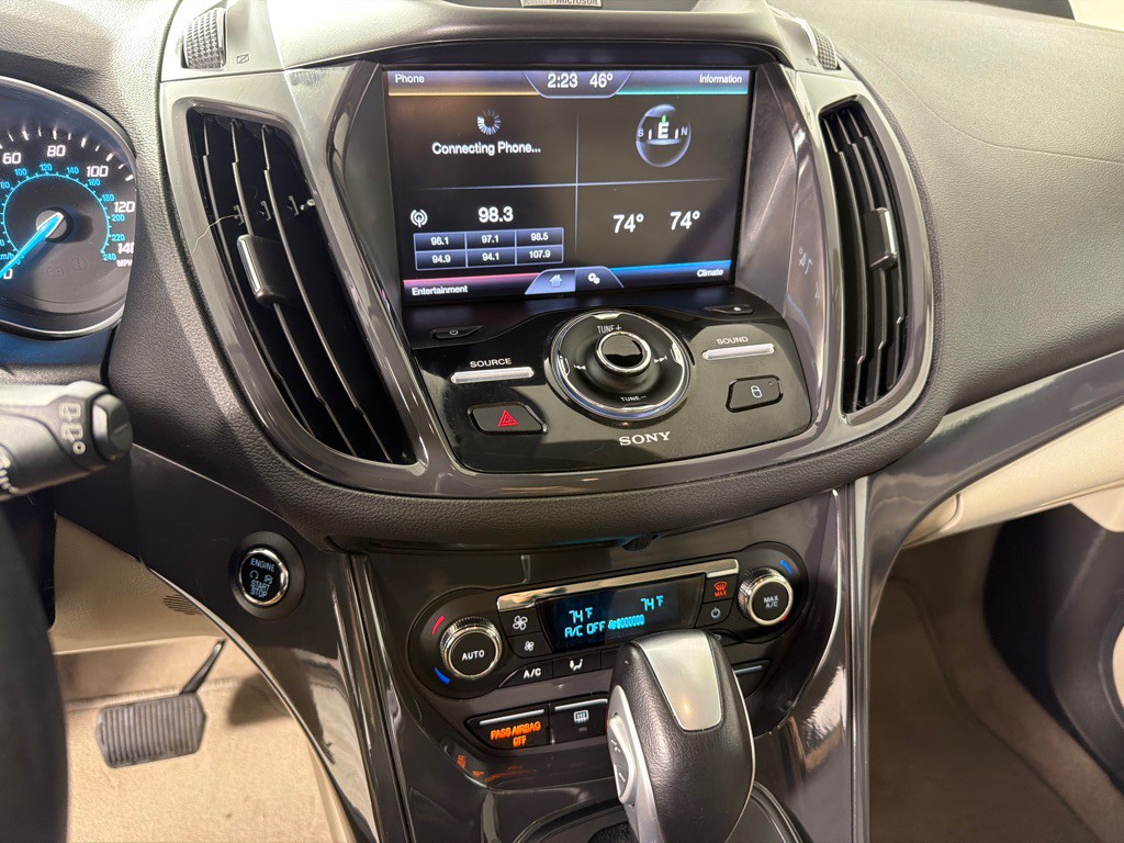 2015 Ford Escape Image 17