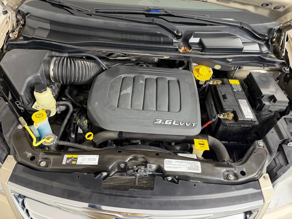 2015 Chrysler Town & Country Image 23