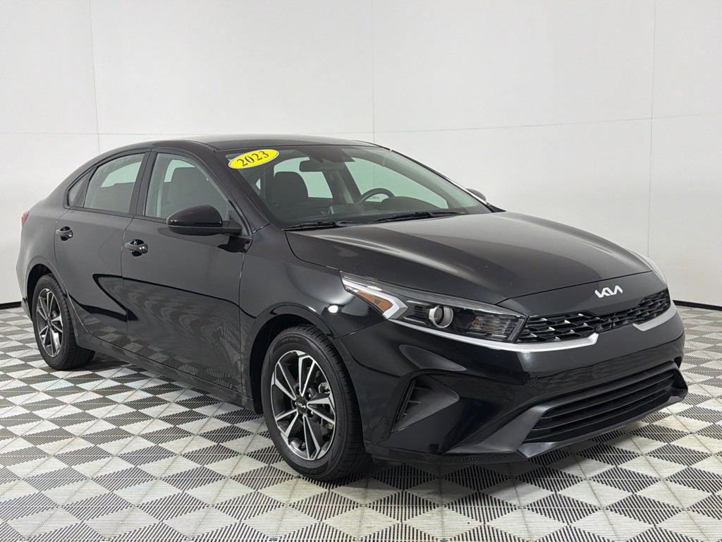 2023 Kia Forte Image 3