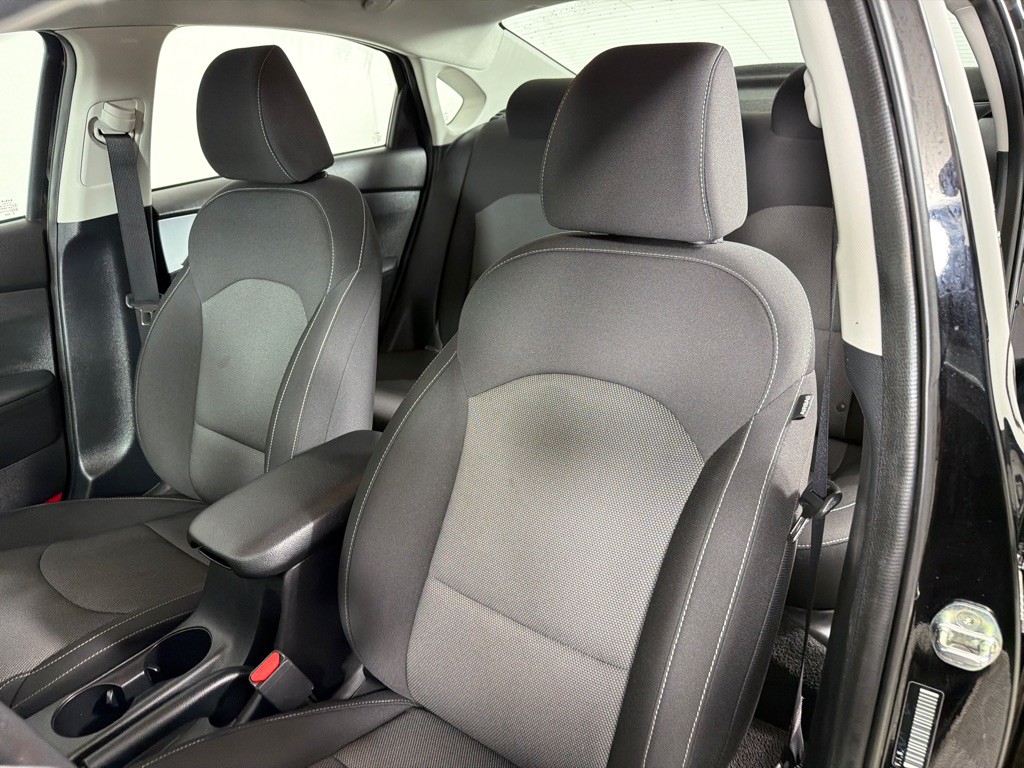 2023 Kia Forte Image 13