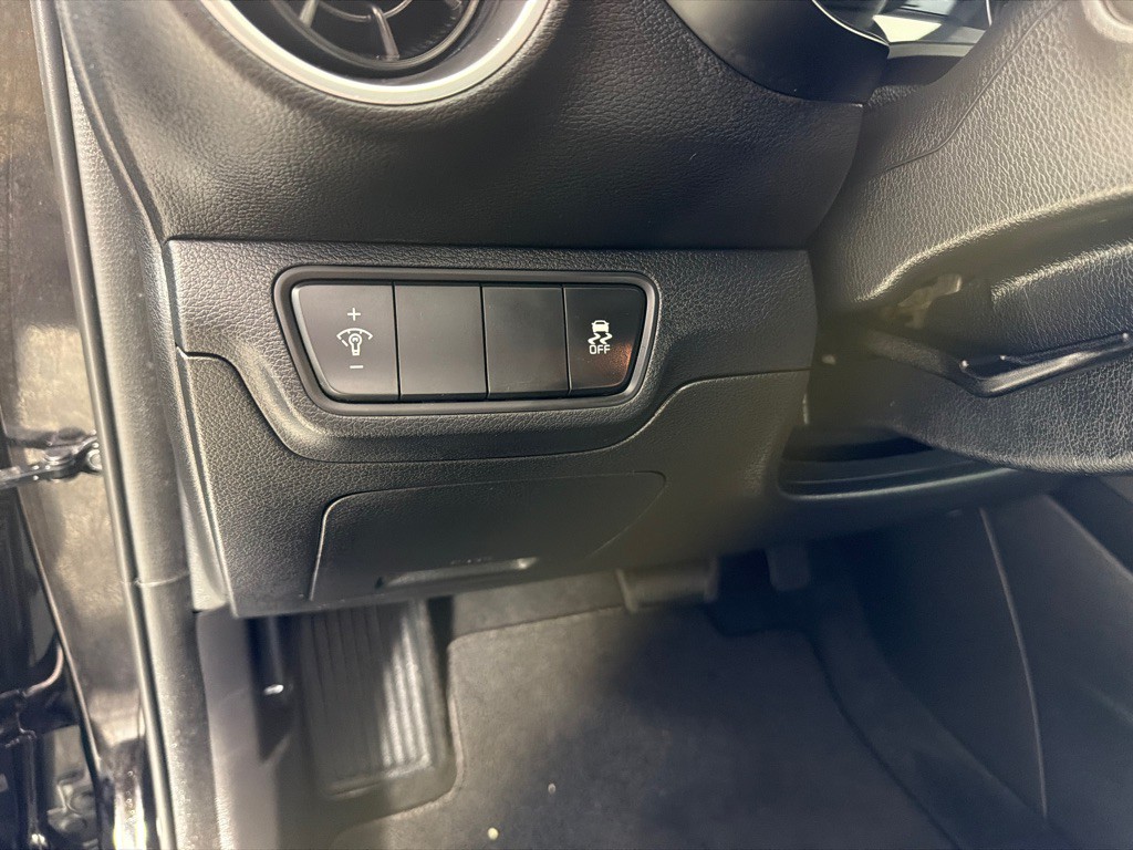 2023 Kia Forte Image 14