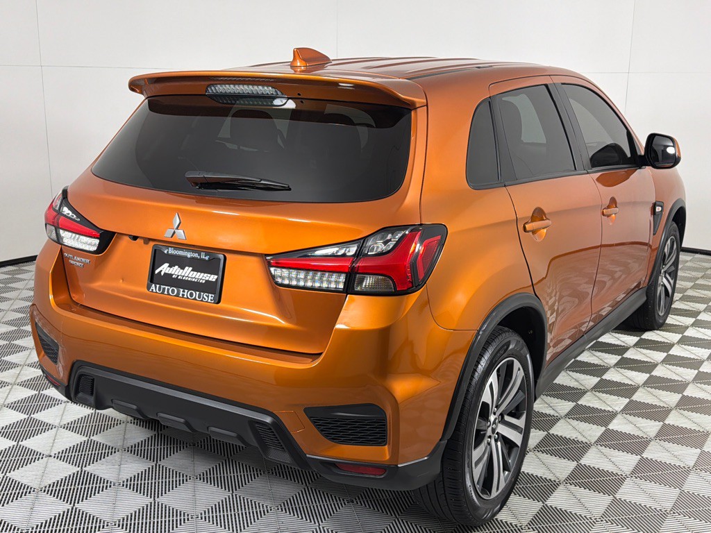 2022 Mitsubishi Outlander Image 5