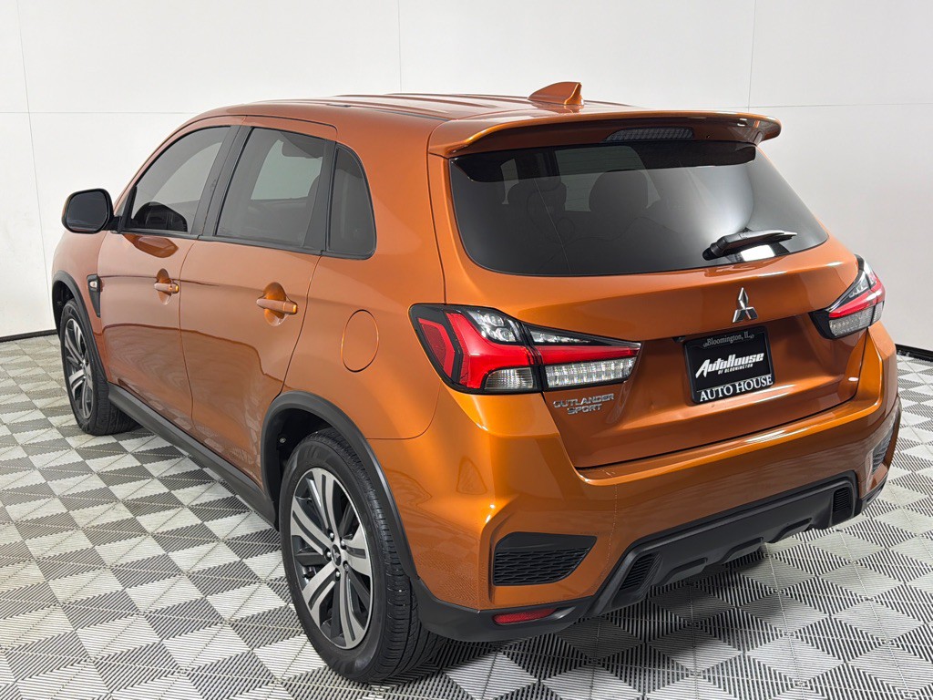 2022 Mitsubishi Outlander Image 7