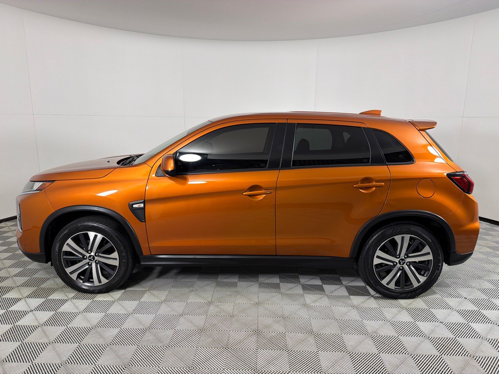 2022 Mitsubishi Outlander Image 8