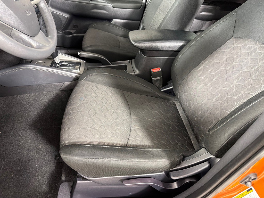 2022 Mitsubishi Outlander Image 12