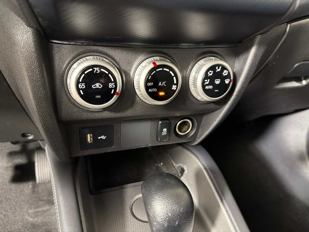 2022 Mitsubishi Outlander Image 16